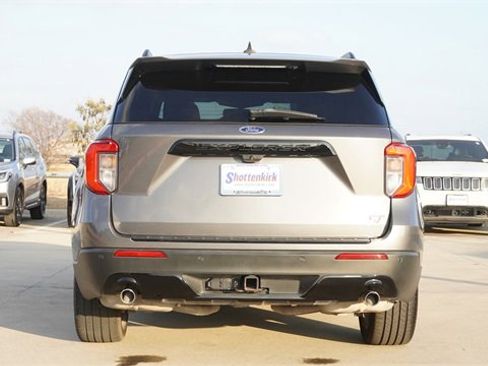 Used 2023 Ford Explorer ST-Line w/ Class IV Trailer Tow Package image 8