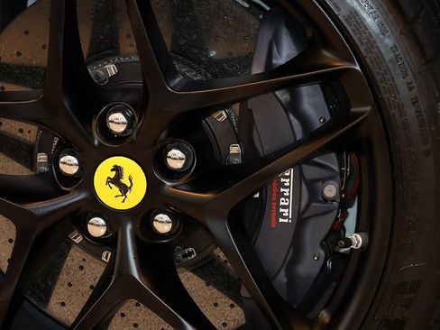 Used 2021 Ferrari Roma RWD image 90