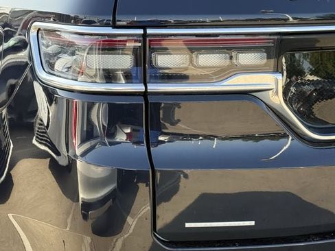 Used 2023 Jeep Grand Wagoneer Series II w/ Flexible Seating Group AWD/4WD image 6