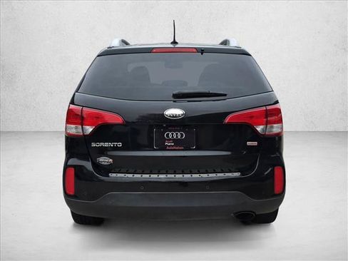 Used 2015 Kia Sorento LX image 6
