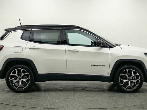 Used 2025 Jeep Compass Limited AWD/4WD image 8