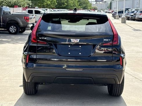 Used 2024 Cadillac XT4 Luxury w/ Cold Weather Package FWD image 5