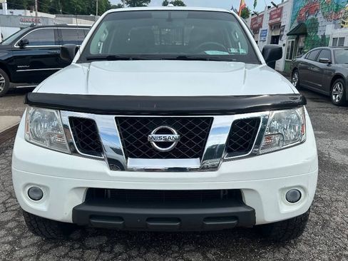 Used 2014 Nissan Frontier SV w/ SV Value Truck Package AWD/4WD image 2