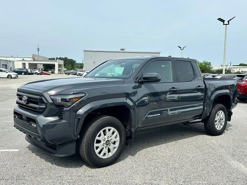 Used 2026 Toyota Tacoma SR5 RWD image 4