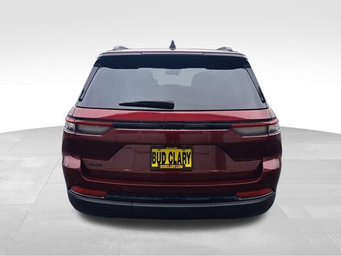 New 2025 Jeep Grand Cherokee Altitude AWD/4WD image 4