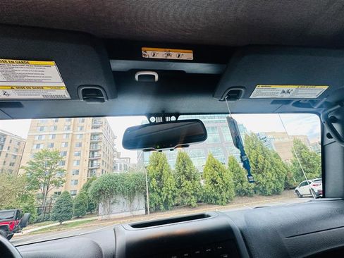 Used 2015 Jeep Wrangler Unlimited Sahara image 7