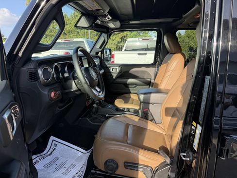 Used 2021 Jeep Wrangler Unlimited Rubicon AWD/4WD image 7