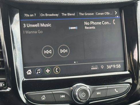 Used 2022 Chevrolet Trax LS w/ Tint and Cruise Package image 10