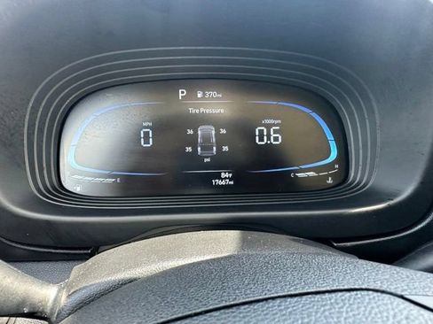 Used 2025 Hyundai Venue SE FWD image 19
