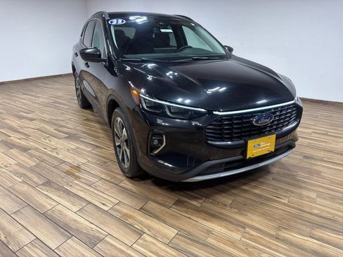 Used 2023 Ford Escape Platinum AWD/4WD image 11