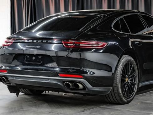 Used 2017 Porsche Panamera 4S image 12