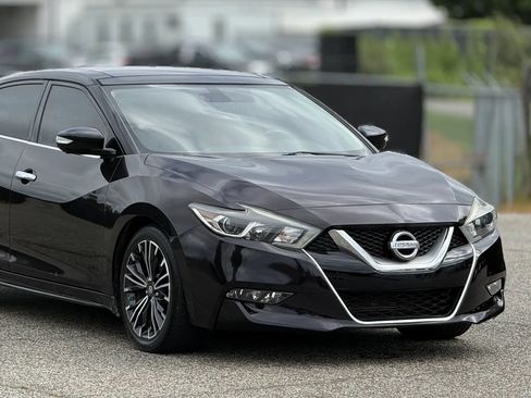 Used 2016 Nissan Maxima Platinum w/ Interior Lighting Package FWD image 15