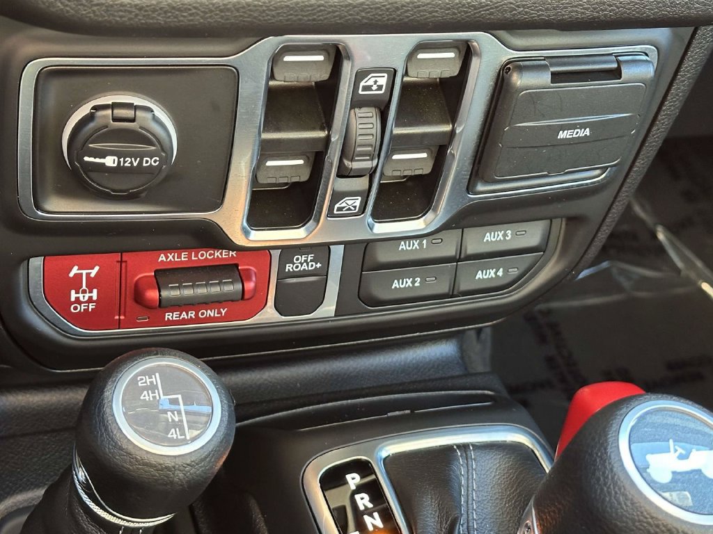 Used 2025 Jeep Wrangler Unlimited Sport AWD/4WD image 27