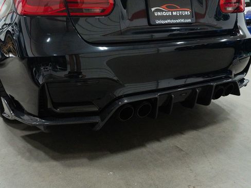 Used 2018 BMW M3 image 10