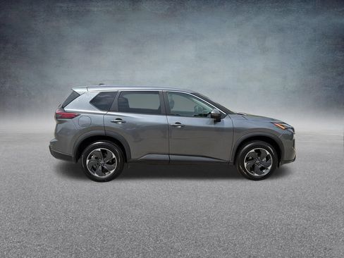 Used 2024 Nissan Rogue SV FWD image 4