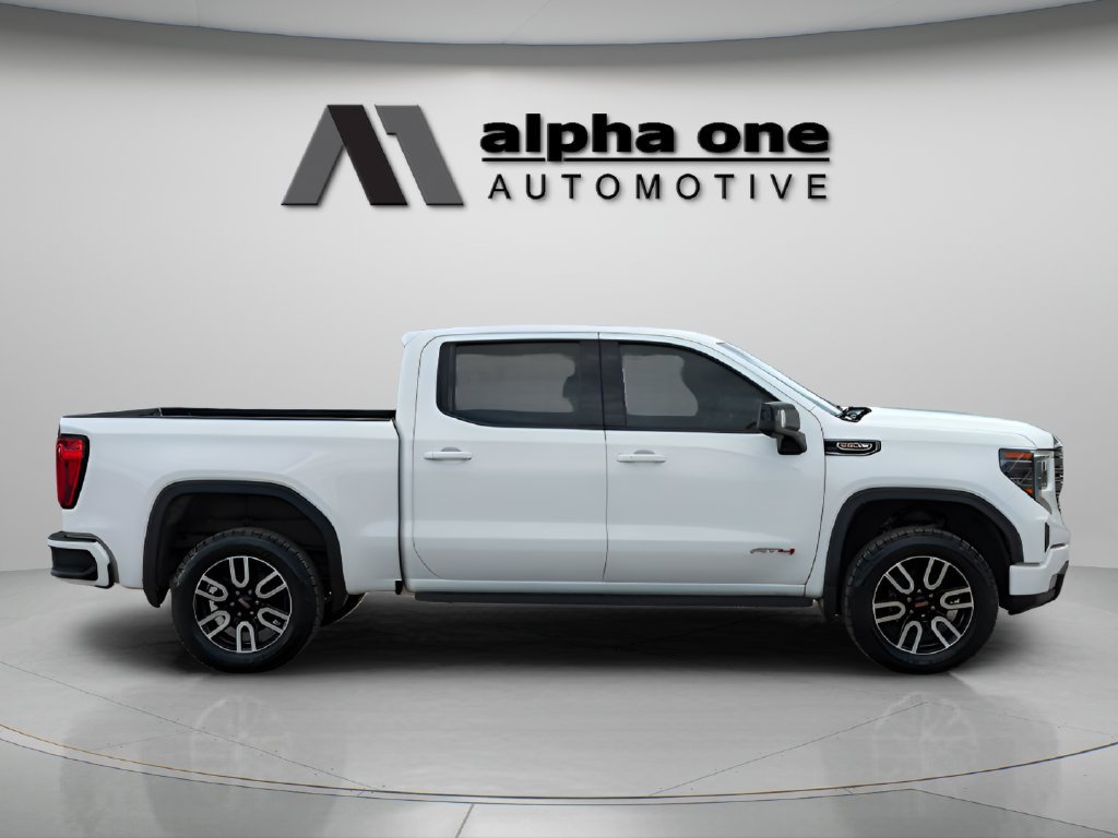 Used 2022 GMC Sierra 1500 AT4 w/ AT4 Premium Package AWD/4WD image 4