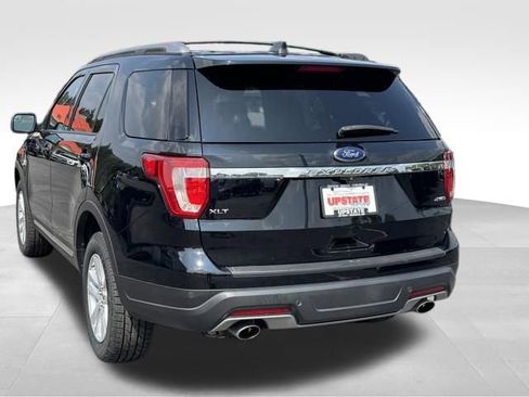 Used 2018 Ford Explorer XLT image 30