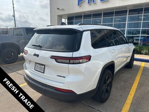 Used 2024 Jeep Grand Cherokee L Limited w/ Black Appearance Package RWD image 3