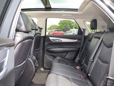 Used 2018 Cadillac XT5 Luxury w/ Driver Awareness Package AWD/4WD image 6