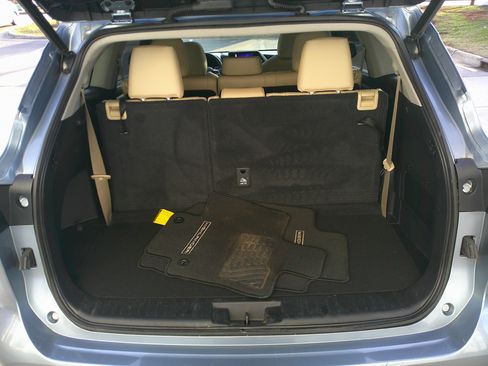 Used 2023 Toyota Highlander XLE image 49