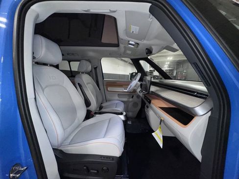 New 2025 Volkswagen ID. Buzz 1st Edition image 17