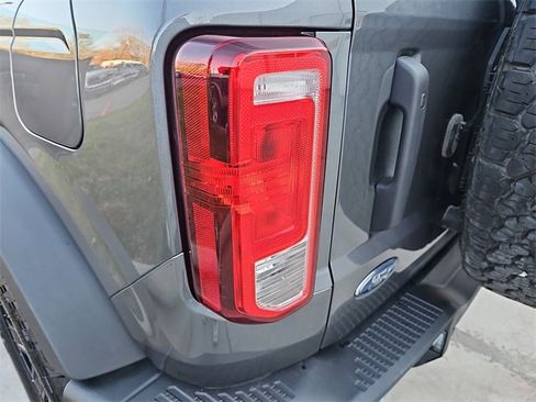 Certified 2024 Ford Bronco Black Diamond image 32