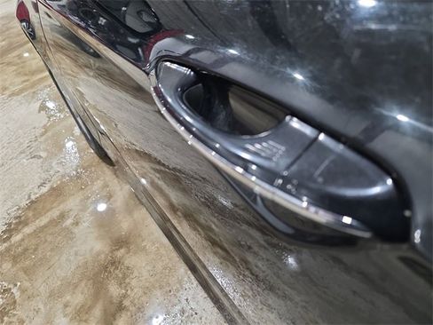 Used 2017 Ford Fusion SE w/ Fusion SE Technology Package image 30