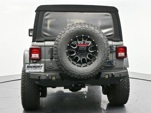 Used 2018 Jeep Wrangler Rubicon AWD/4WD image 6