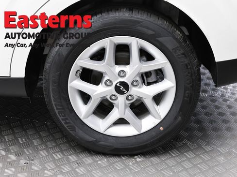 Used 2025 Kia Soul LX FWD image 8