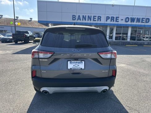 Used 2021 Ford Escape SE image 6