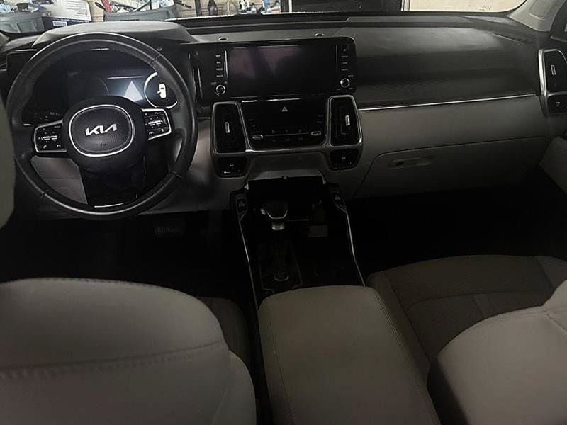 Used 2023 Kia Sorento SX FWD image 12