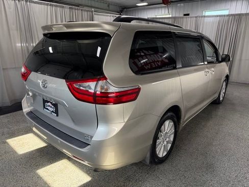 Used 2017 Toyota Sienna XLE w/ XLE Navigation Package AWD/4WD image 4