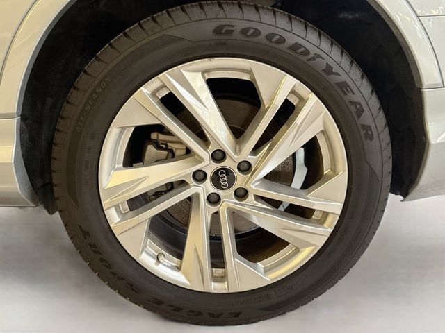 Used 2024 Audi Q7 3.0T Premium Plus AWD/4WD image 34