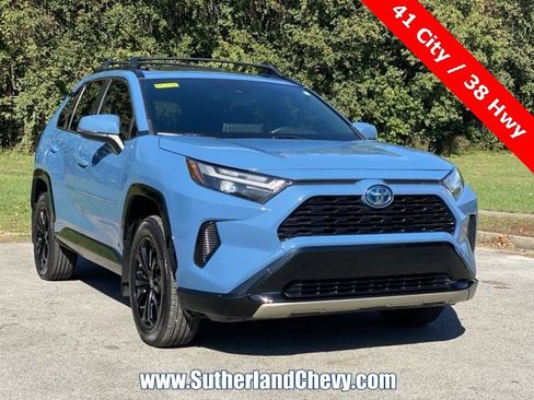 Used 2022 Toyota RAV4 SE image 9