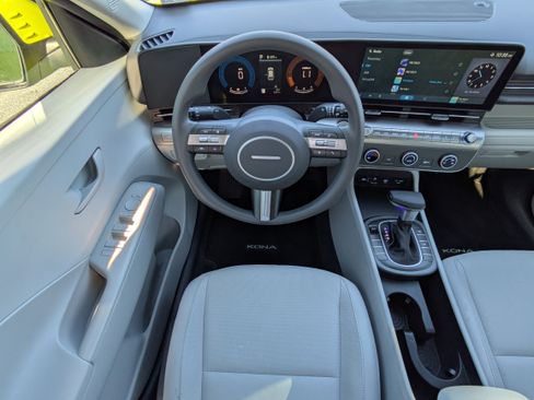 Certified 2025 Hyundai Kona SE image 16