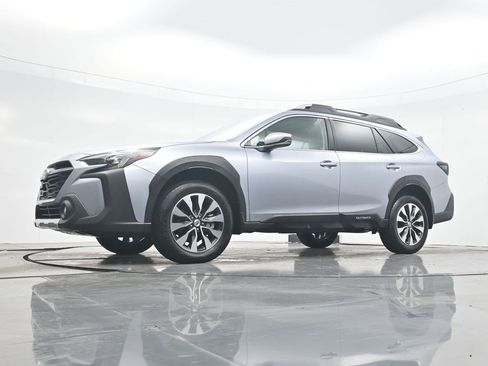 Used 2024 Subaru Outback Touring XT AWD/4WD image 25