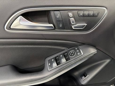 Used 2019 Mercedes-Benz GLA 250 4MATIC image 11