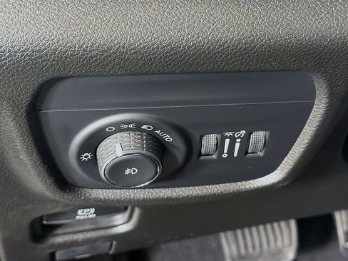 Used 2023 Jeep Grand Cherokee L Limited w/ Trailer Tow Group (B) AWD/4WD image 16
