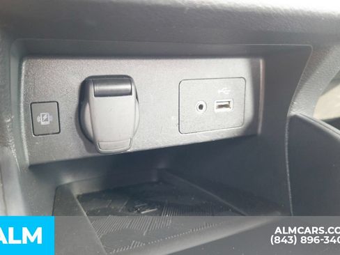 Used 2024 Nissan Versa SV FWD image 27