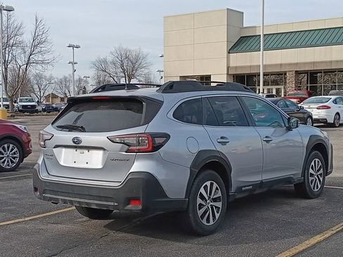 Used 2025 Subaru Outback Premium image 3