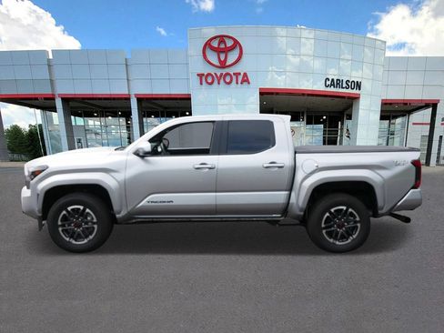 Used 2025 Toyota Tacoma TRD Sport w/ TRD Sport Upgrade Package AWD/4WD image 7