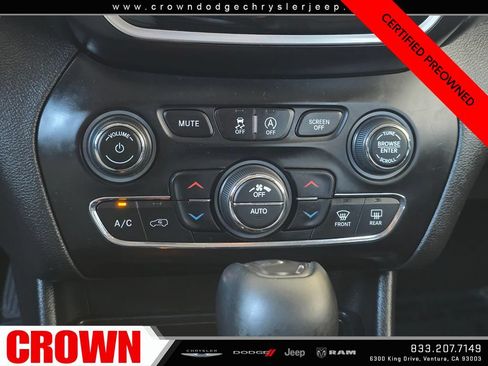 Certified 2019 Jeep Cherokee Overland w/ Technology Group AWD/4WD image 25
