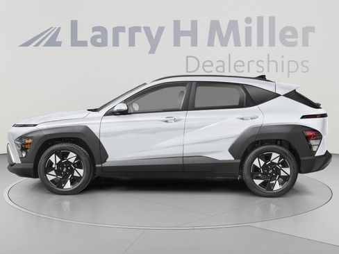 Used 2025 Hyundai Kona SEL AWD/4WD image 4