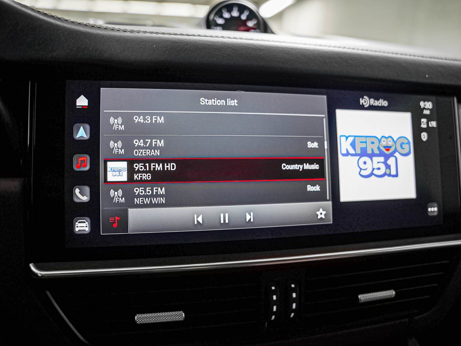 Certified 2023 Porsche Cayenne Turbo AWD/4WD image 21