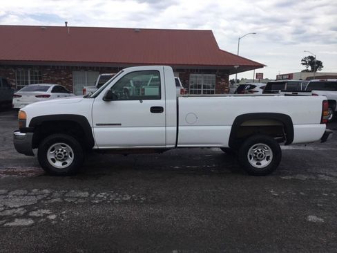 Used 2007 GMC Sierra 2500 W/T RWD image 3