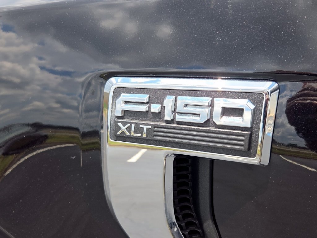 Used 2025 Ford F150 XLT w/ Equipment Group 301A Standard AWD/4WD image 9