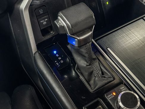 Used 2023 Toyota Tundra Platinum AWD/4WD image 19