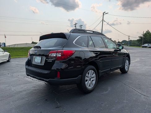 Used 2015 Subaru Outback 2.5i Premium AWD/4WD image 6