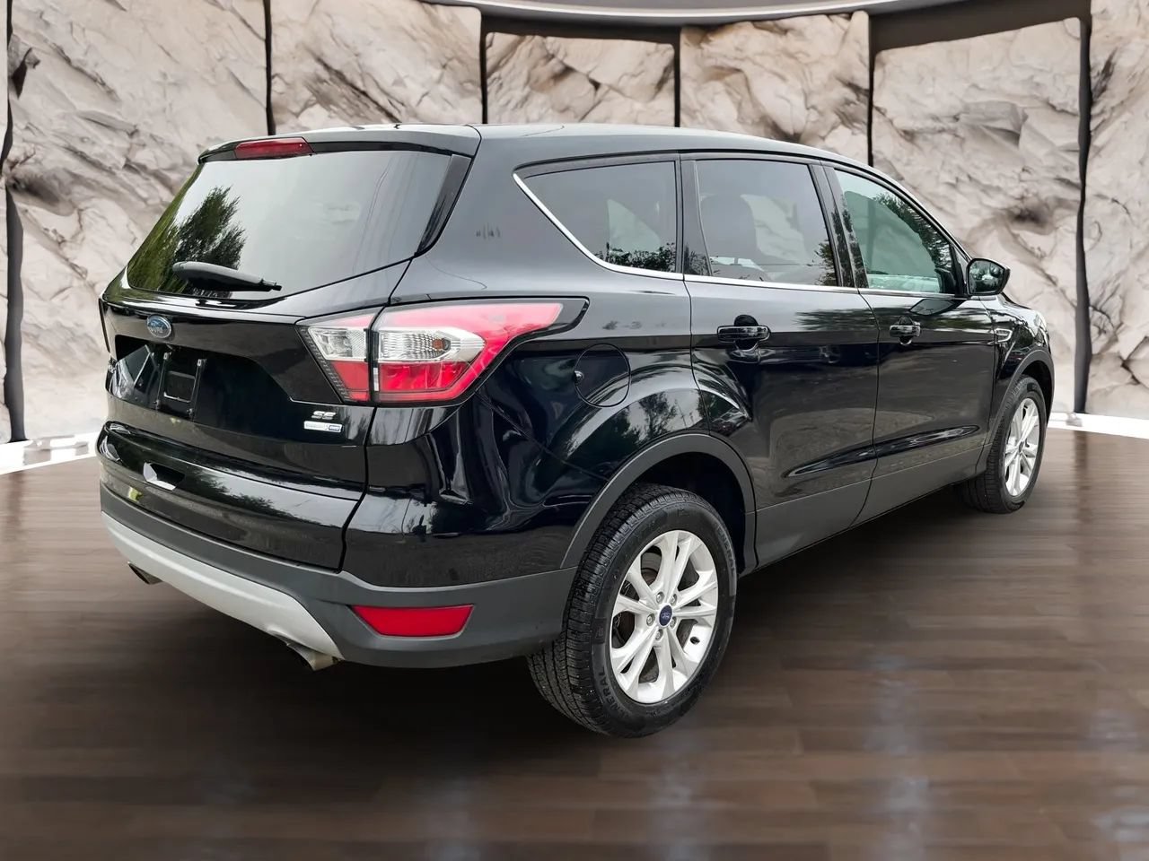 Used 2017 Ford Escape SE AWD/4WD image 7