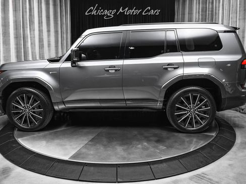 Used 2025 Lexus GX 550 w/ Cold Area Package image 41